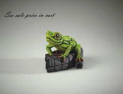 Tree Frog Figure Edge Sculpture 6015254