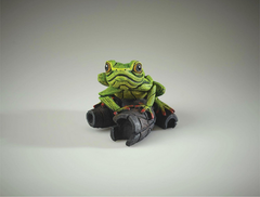 Tree Frog Figure Edge Sculpture 6015254