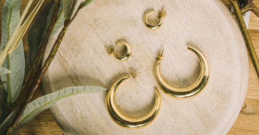 Best Hoop Earrings for Daily Wear: Size, Comfort & Style Tips