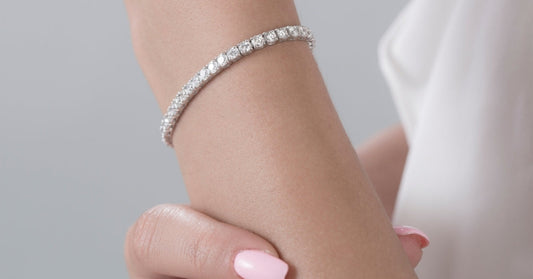 What Is a Tennis Bracelet? The Complete 2025 Guide